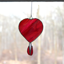 Load image into Gallery viewer, bleeding heart suncatcher