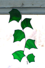 Load image into Gallery viewer, vine leaves suncatcher: ivy