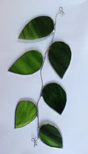 Load image into Gallery viewer, vine leaves suncatcher: simple emerald