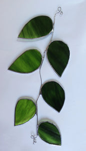 vine leaves suncatcher: simple emerald