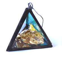 Load image into Gallery viewer, genuine gold leaf energy pyramid